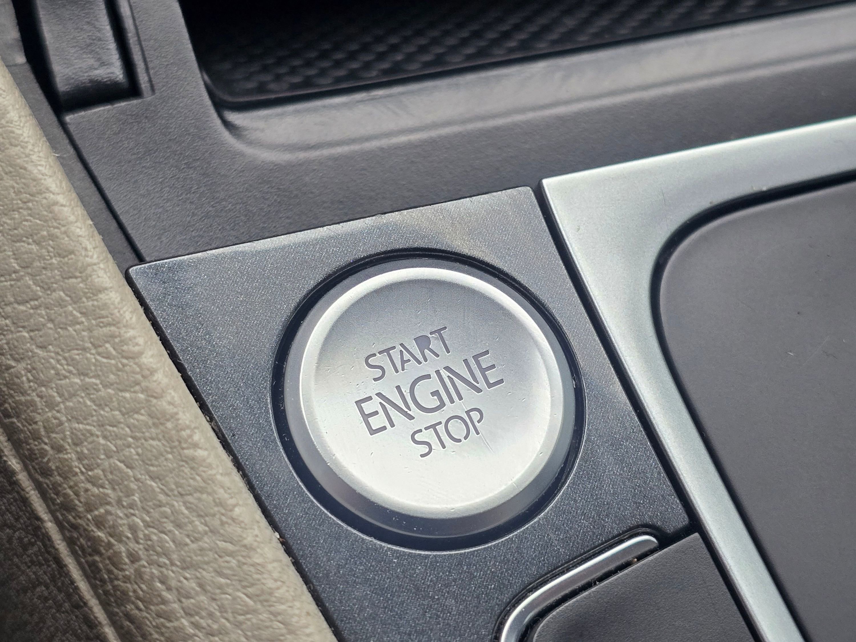 Used 2018 Volkswagen Golf SE image 41