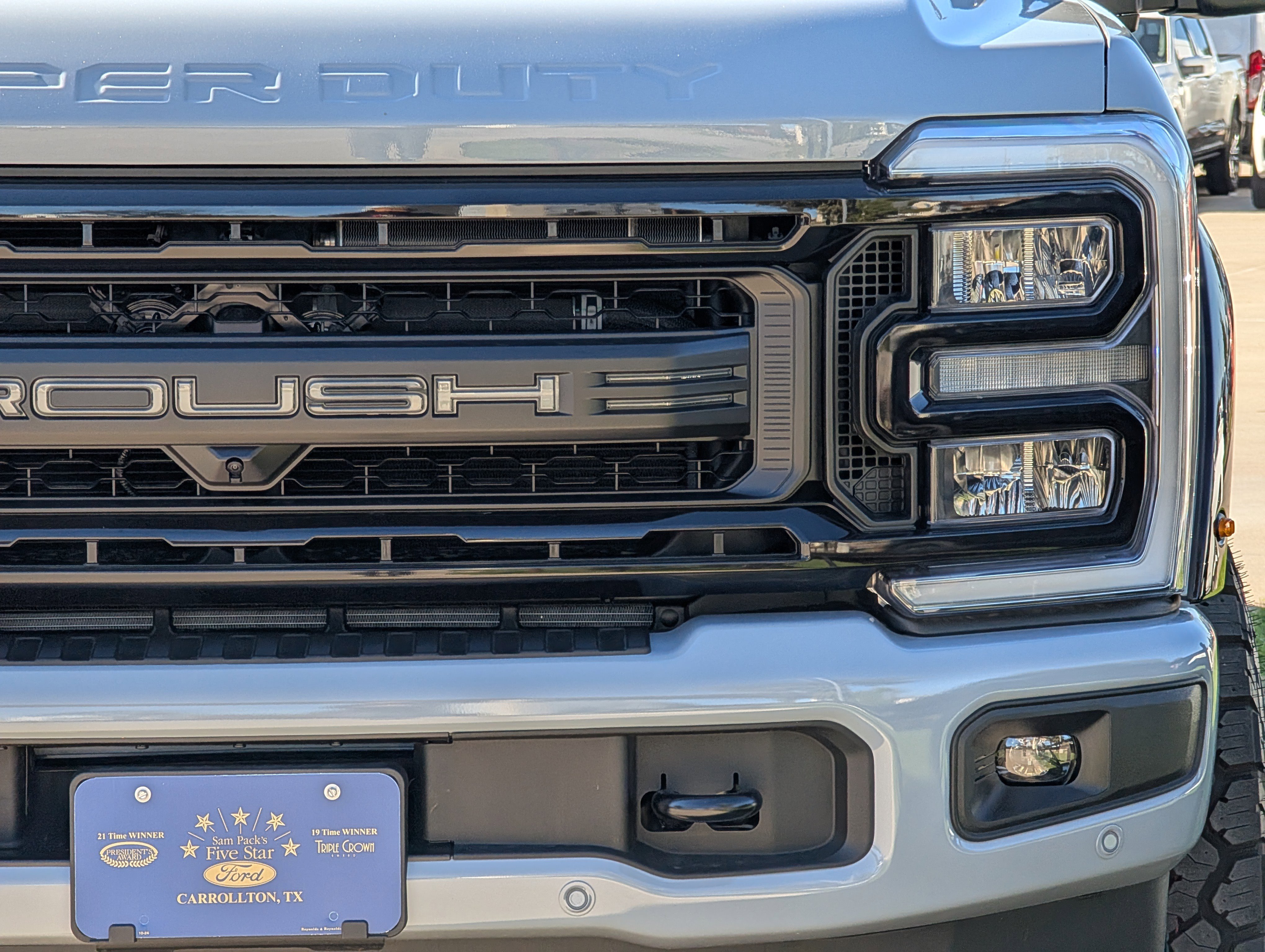 New 2026 Ford F250 Lariat w/ Black Appearance Package image 8