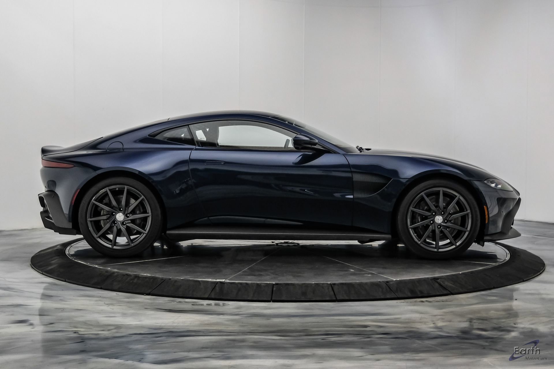 Used 2020 Aston Martin V8 Vantage Coupe RWD image 21