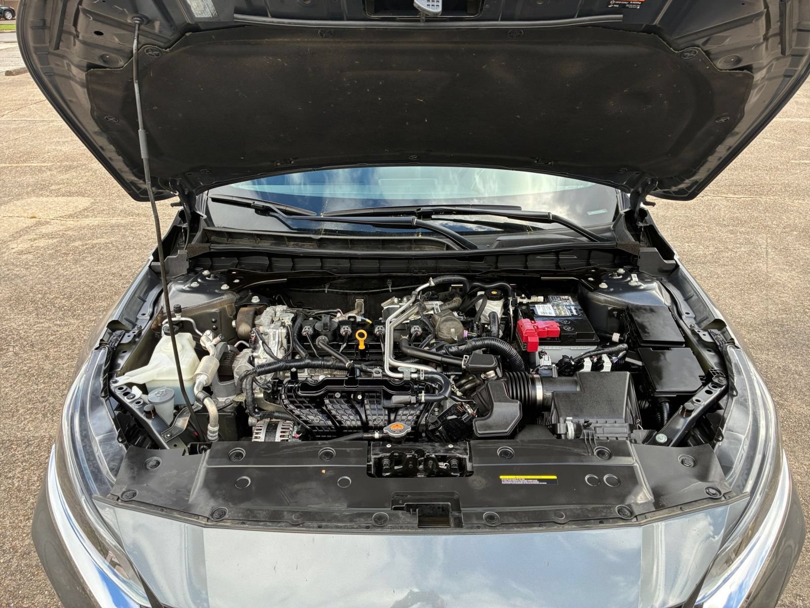 Used 2025 Nissan Altima 2.5 SV FWD image 31