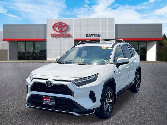 Used 2022 Toyota RAV4 SE w/ Weather & Moonroof Package AWD/4WD image 2