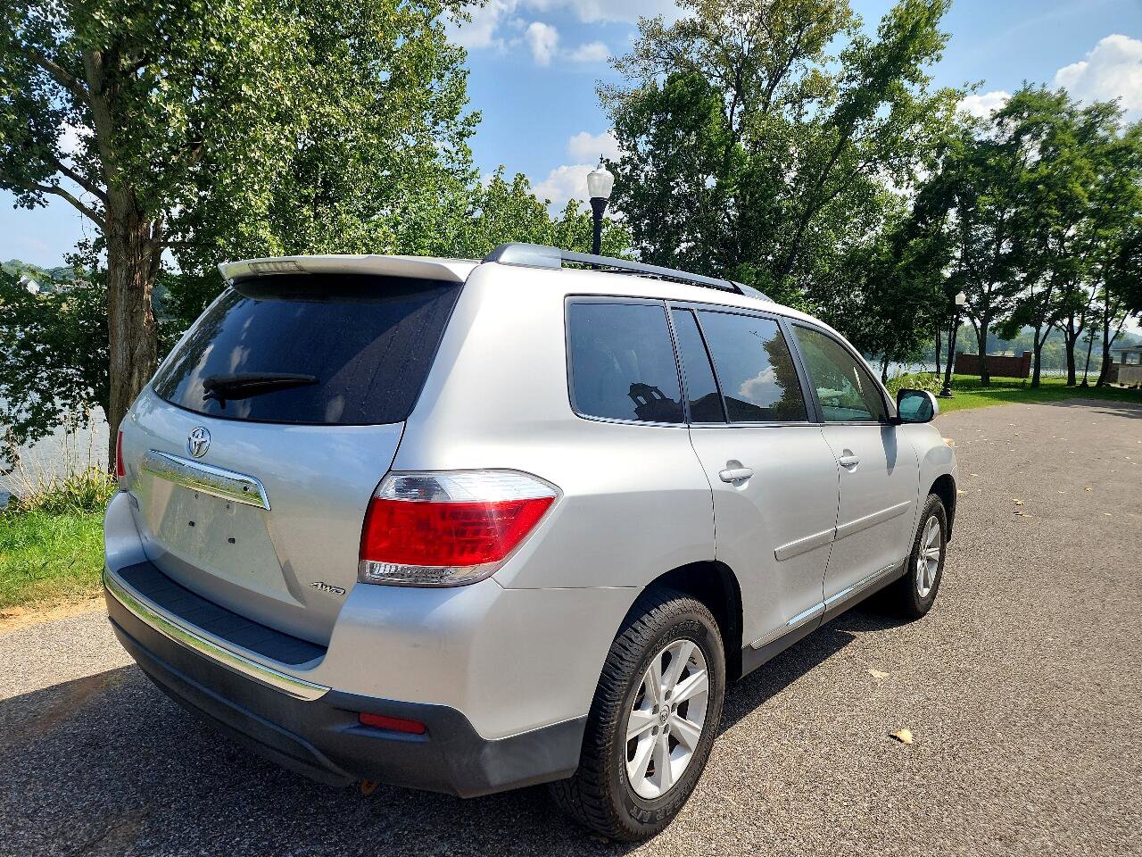 Used 2013 Toyota Highlander 4WD image 5