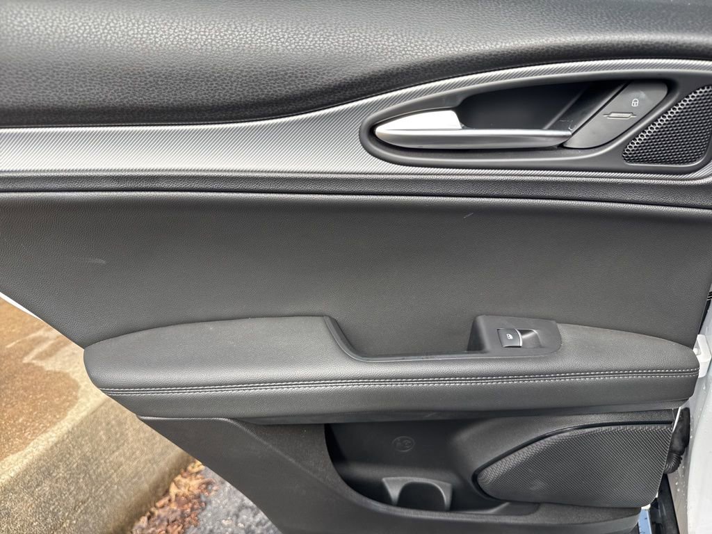 Used 2024 Alfa Romeo Stelvio Veloce image 48