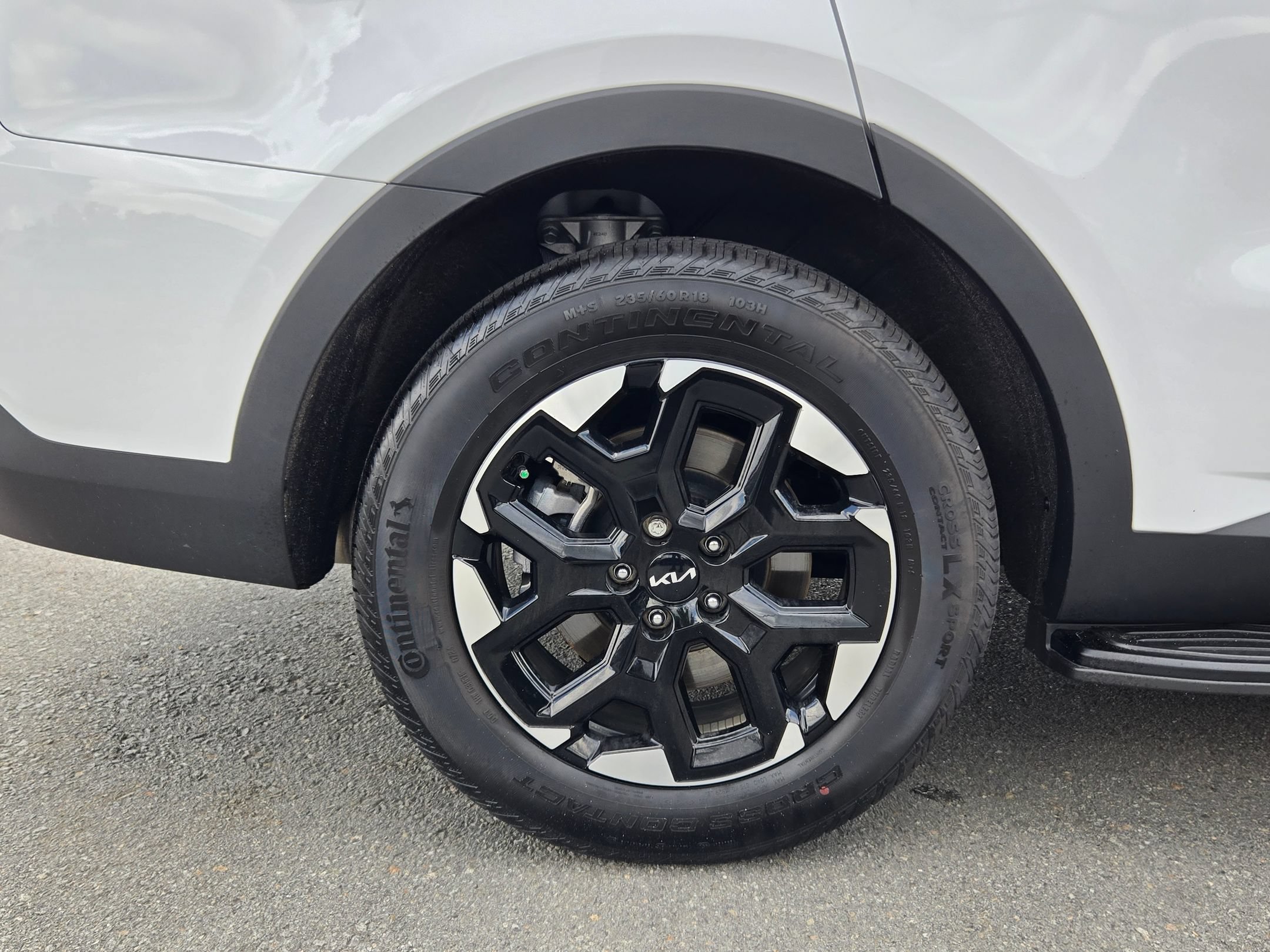 Used 2025 Kia Sorento S w/ Panoramic Sunroof Package FWD image 17