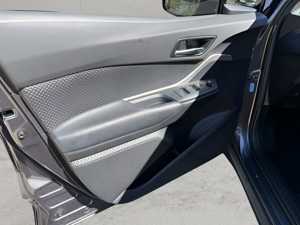 Used 2021 Toyota C-HR LE image 9