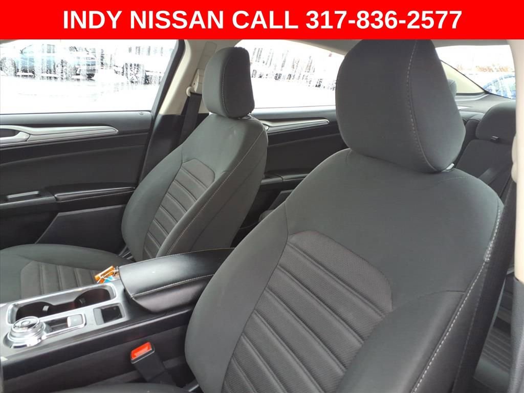 Used 2020 Ford Fusion SE image 7