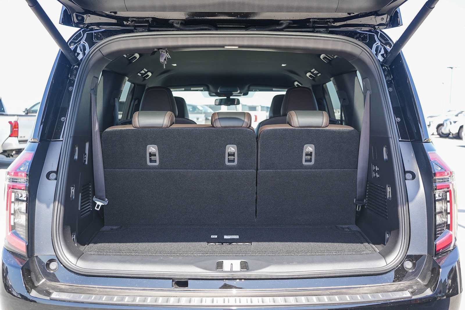 New 2026 Nissan Armada SL w/ Captain's Chari Seat Package AWD/4WD image 13