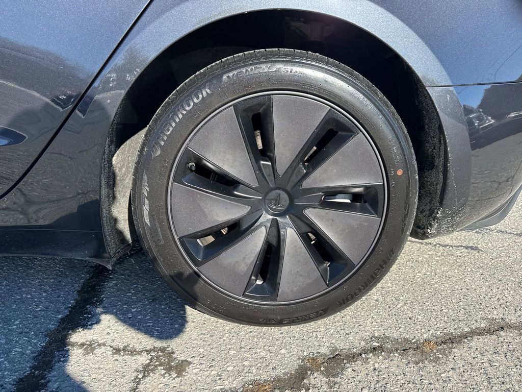 Used 2024 Tesla Model 3 Standard Range image 33