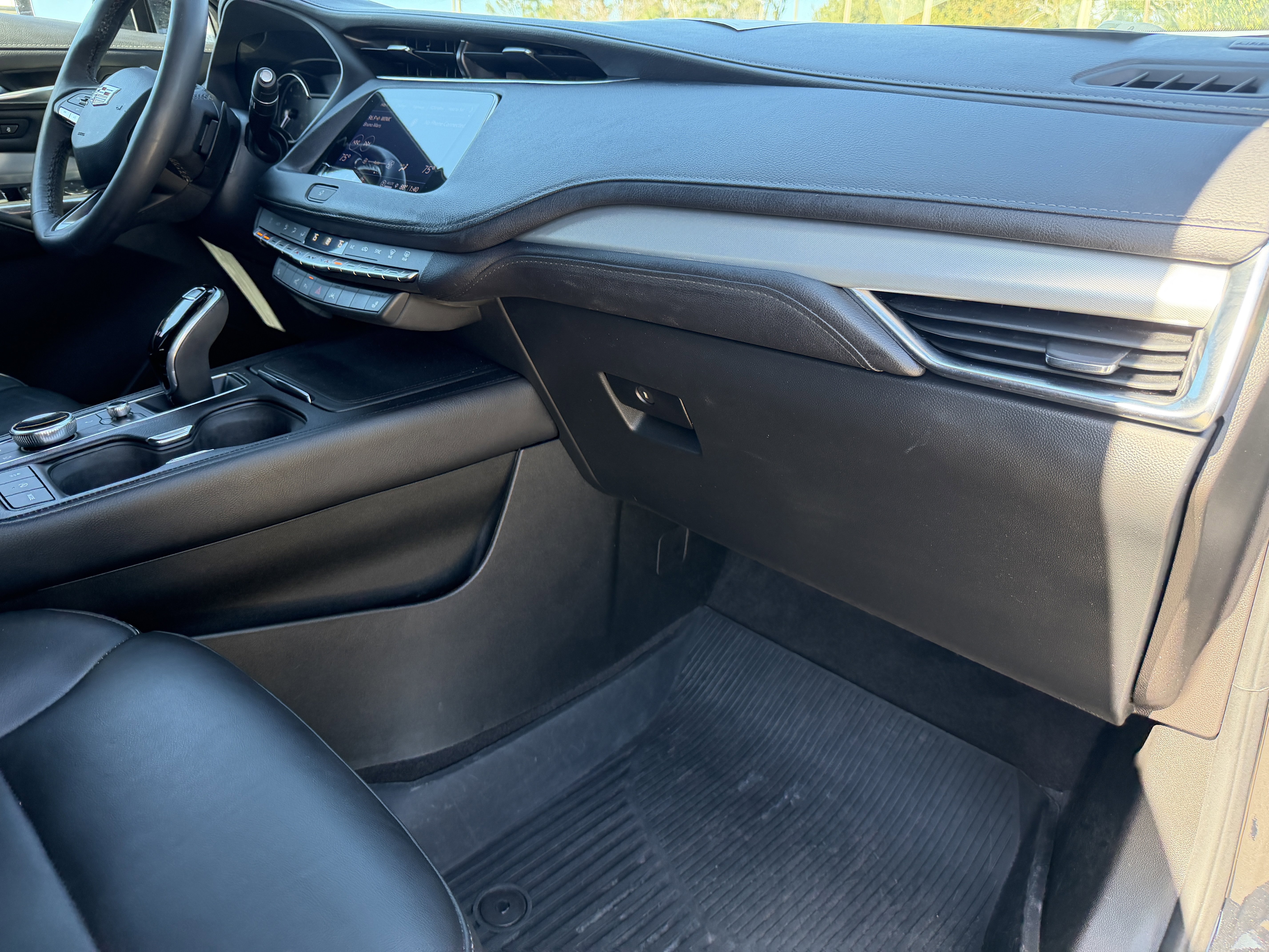 Certified 2022 Cadillac XT4 Premium Luxury w/ Enhanced Visibility Package AWD/4WD image 12