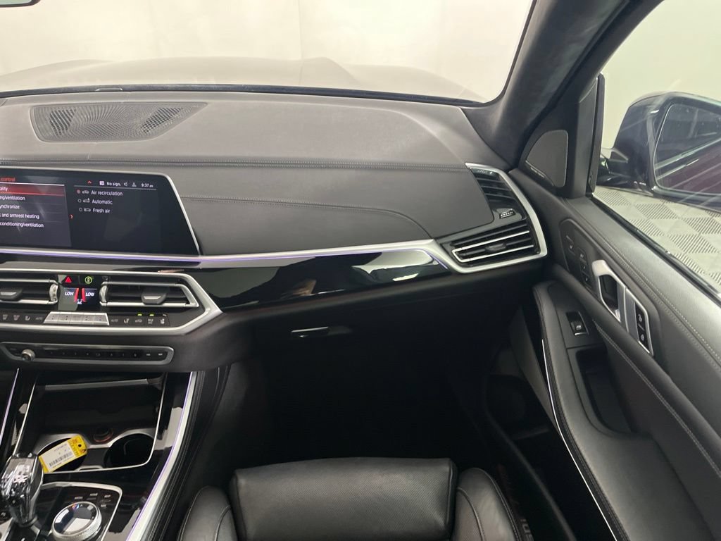 Used 2020 BMW X5 M50i w/ Executive Package AWD/4WD image 16