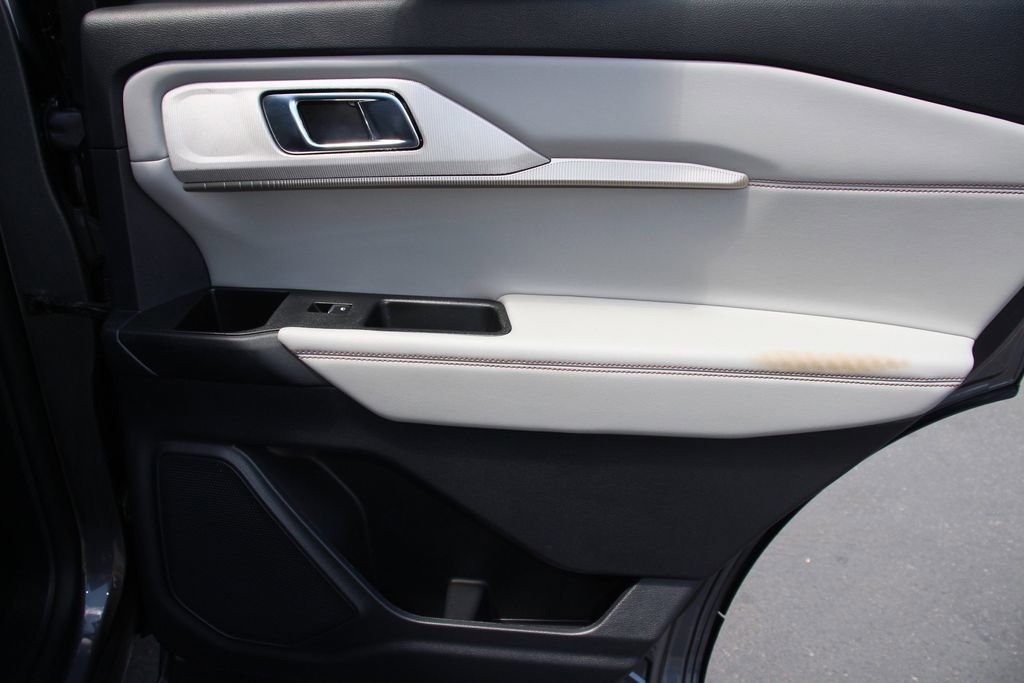 Certified 2025 Ford Explorer Active w/ Active Comfort Package RWD image 25