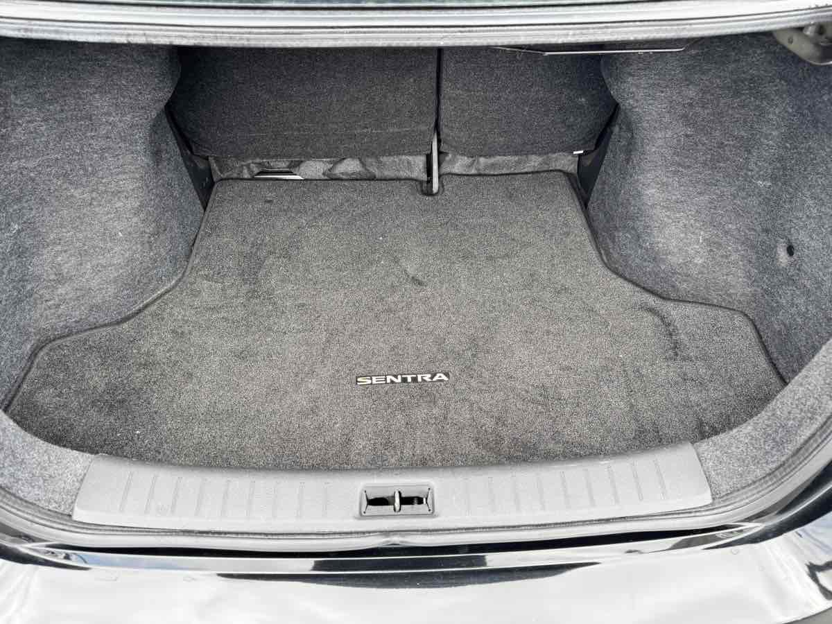 Used 2016 Nissan Sentra SV FWD image 24