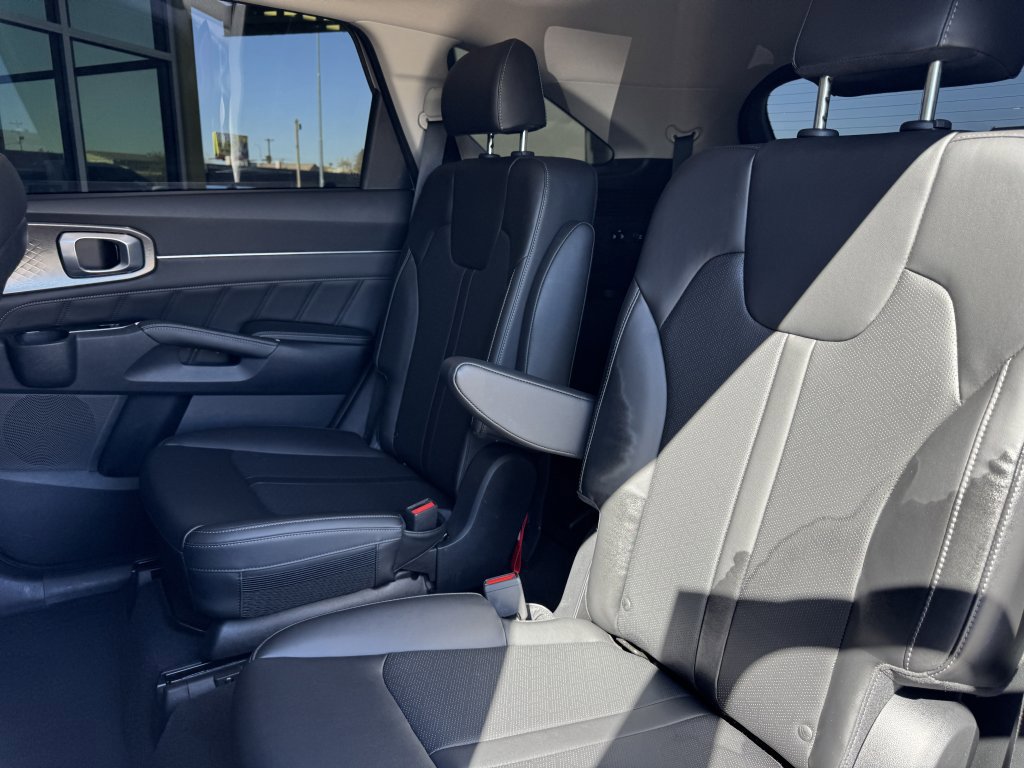 Used 2023 Kia Sorento SX FWD image 35