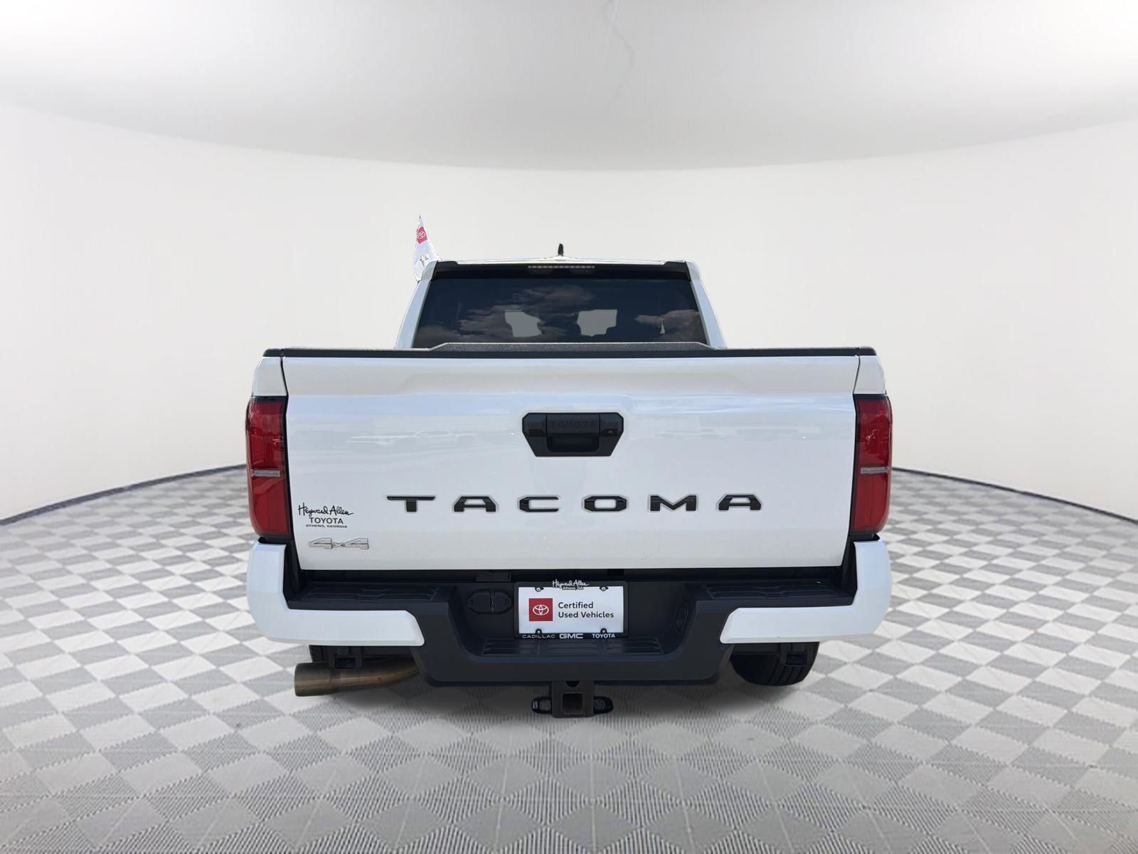 Certified 2024 Toyota Tacoma SR5 AWD/4WD image 15