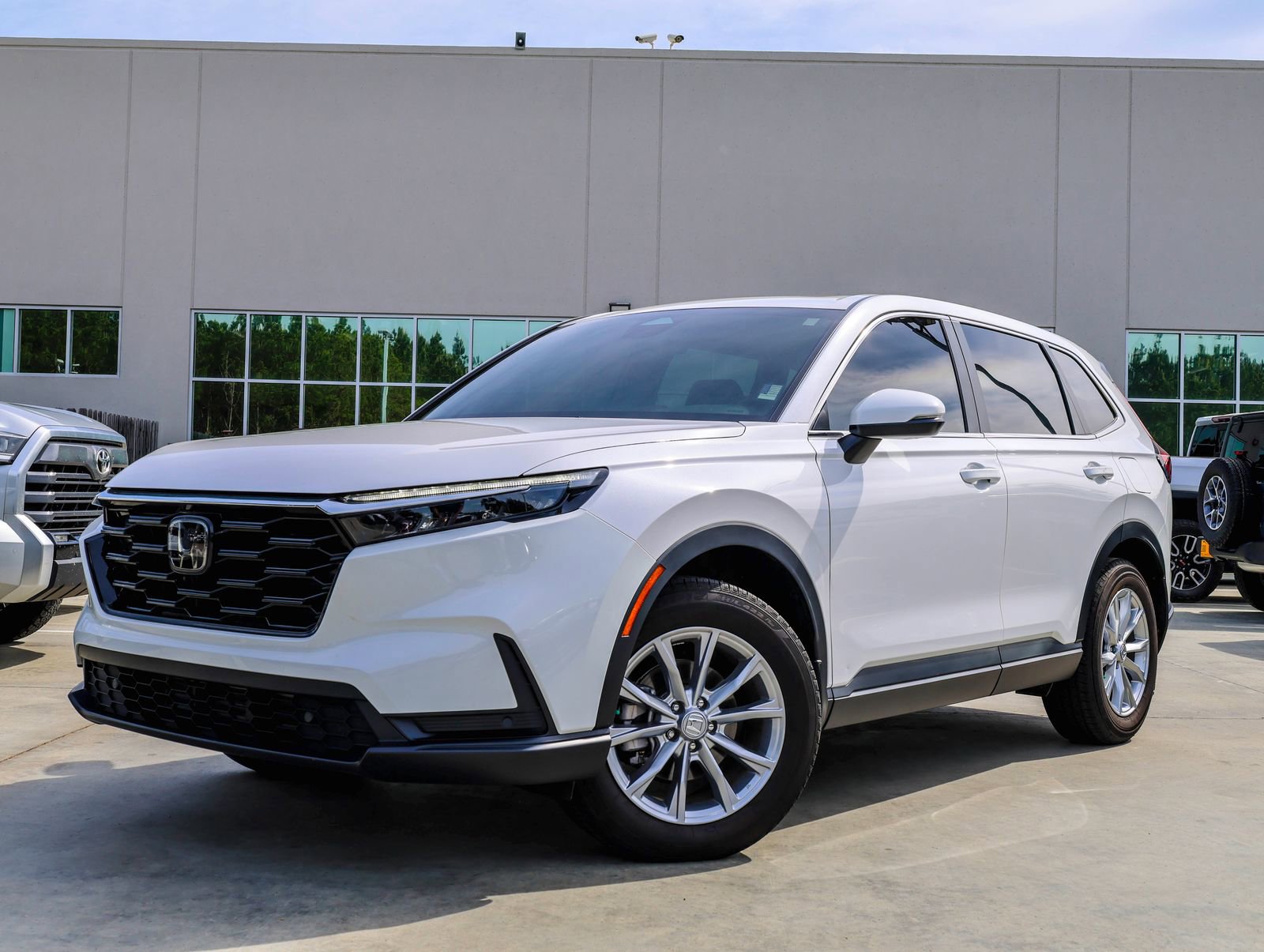 Used 2025 Honda CR-V EX-L image 1