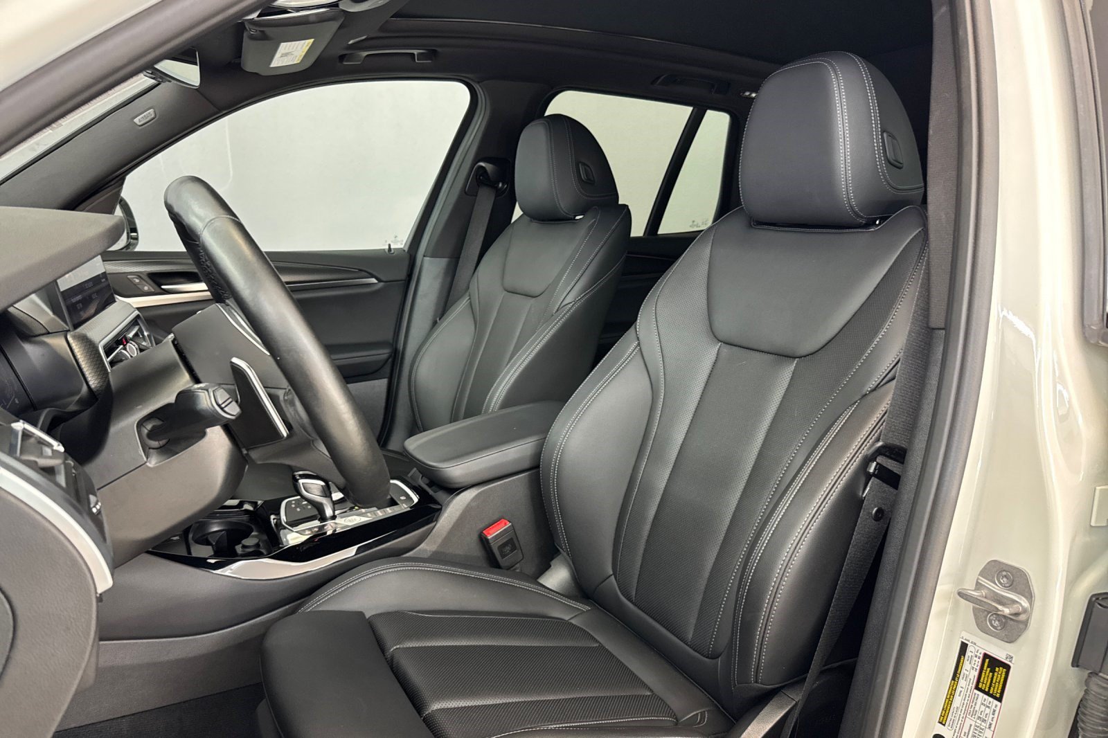 Used 2024 BMW X3 sDrive30i w/ Premium Package RWD image 5