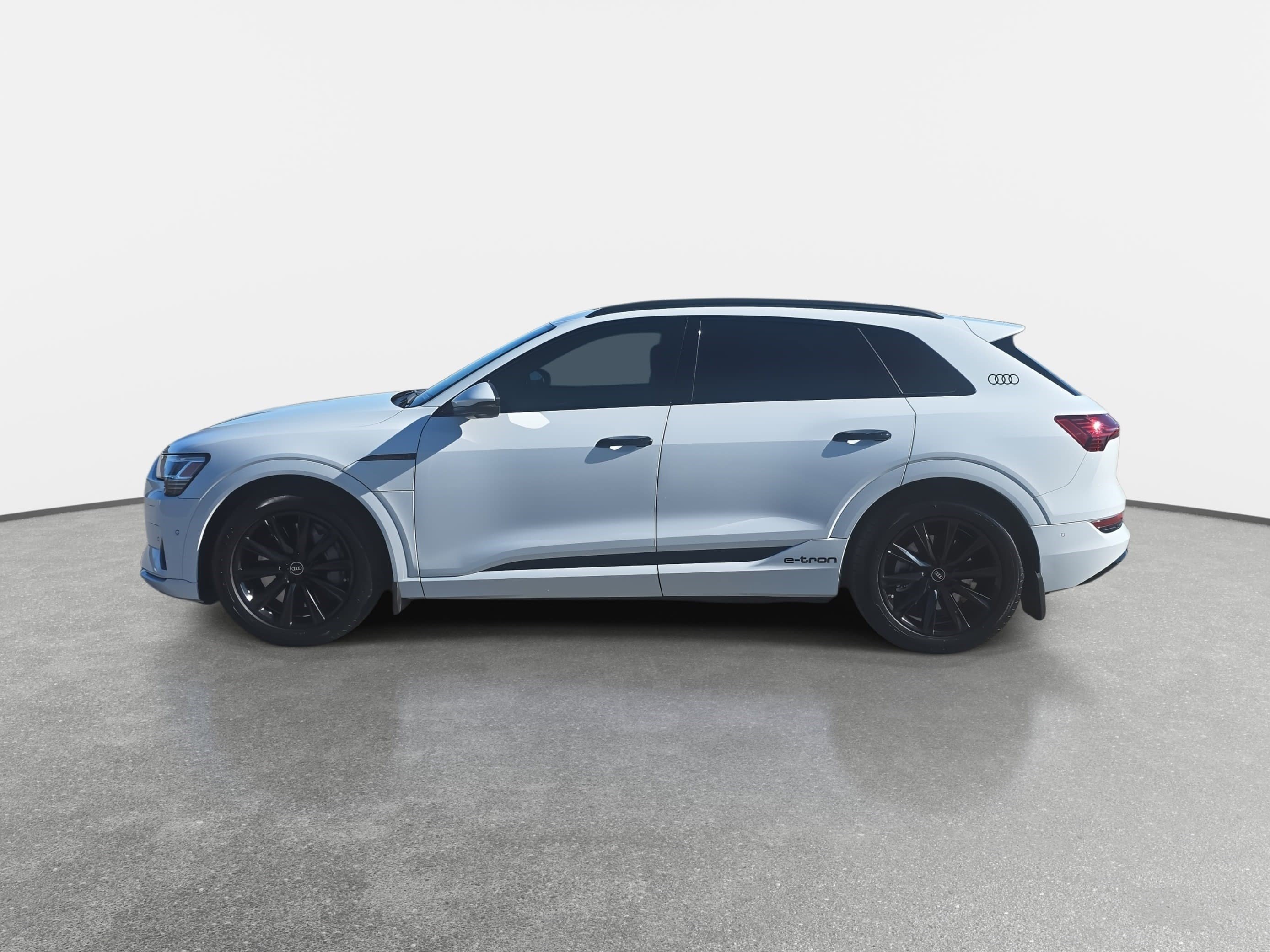Certified 2022 Audi e-tron Premium image 7