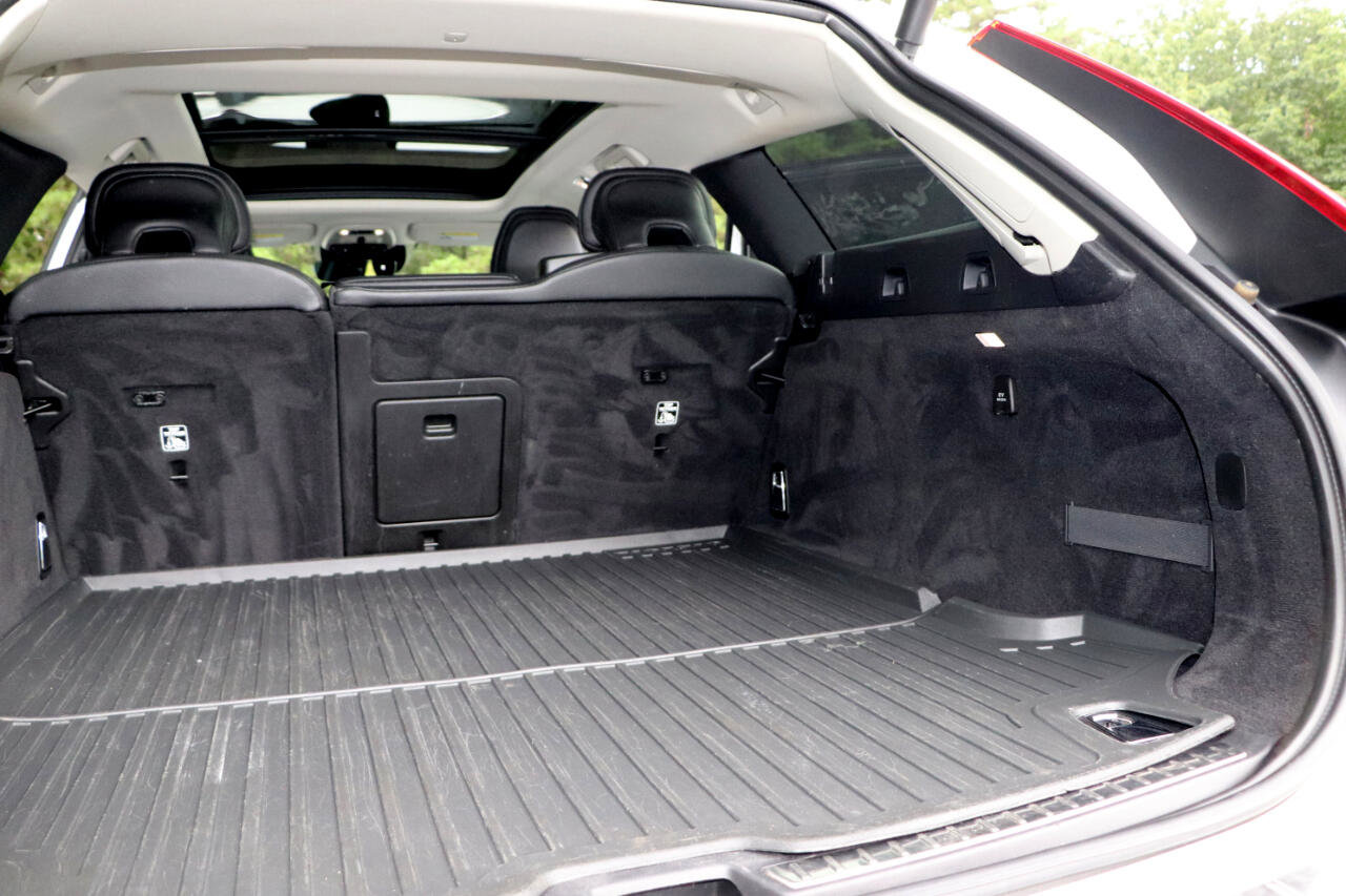 Used 2020 Volvo V90 T6 Cross Country image 9
