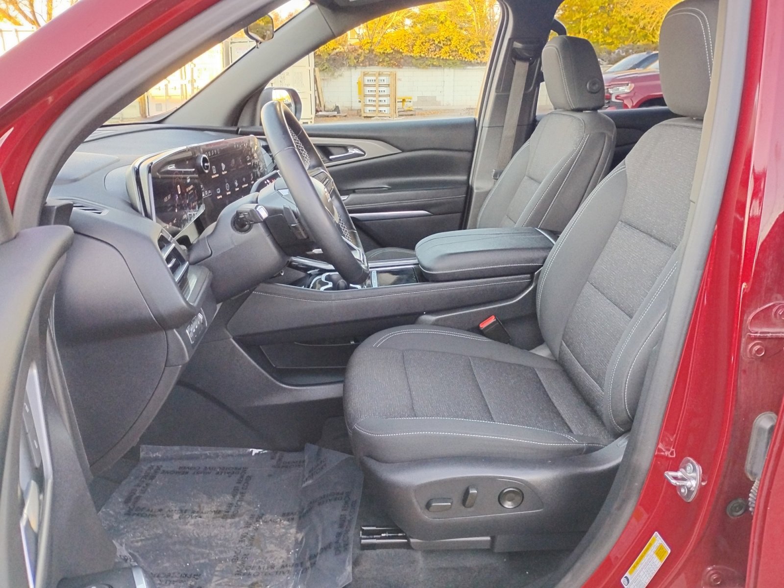 Used 2024 Chevrolet Traverse LT w/ Trailering Package image 11