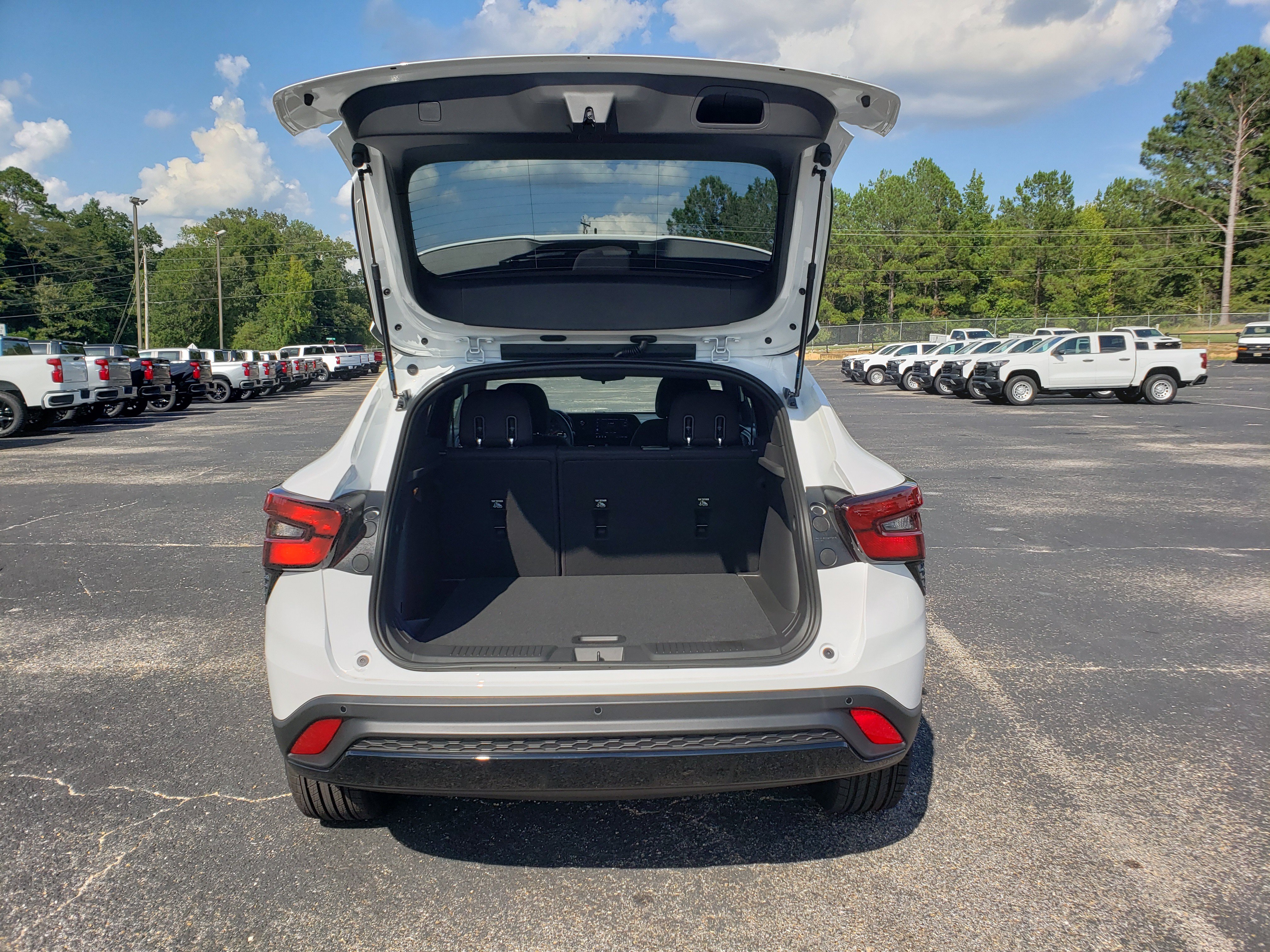 New 2026 Chevrolet Trax RS w/ Driver Confidence Package FWD image 9