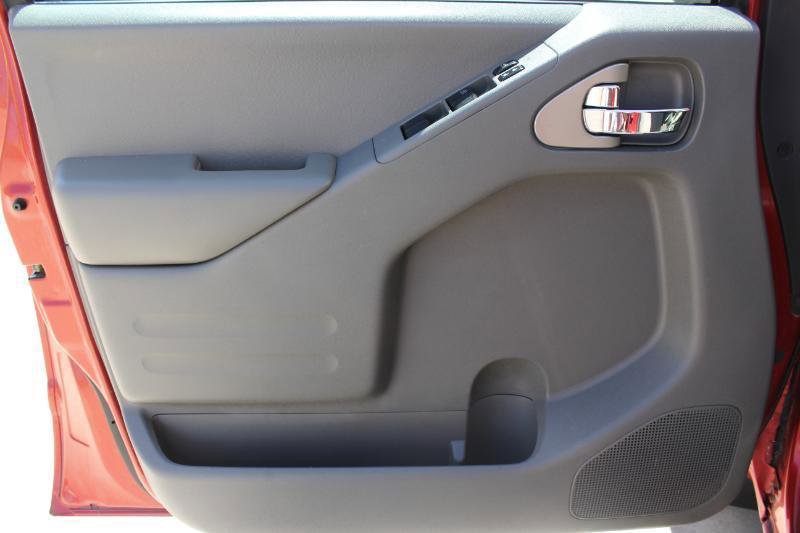 Used 2018 Nissan Frontier SV w/ Value Truck Package image 11