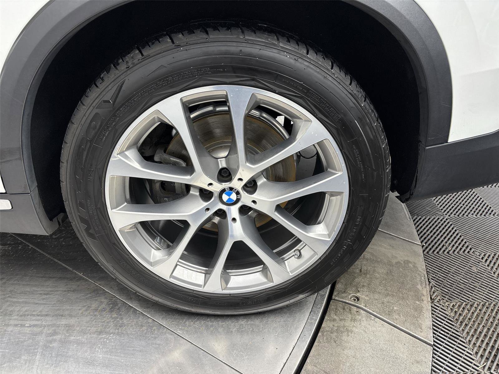 Used 2019 BMW X5 xDrive40i w/ Convenience Package image 27