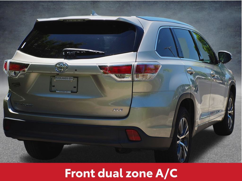 Used 2016 Toyota Highlander XLE FWD image 6