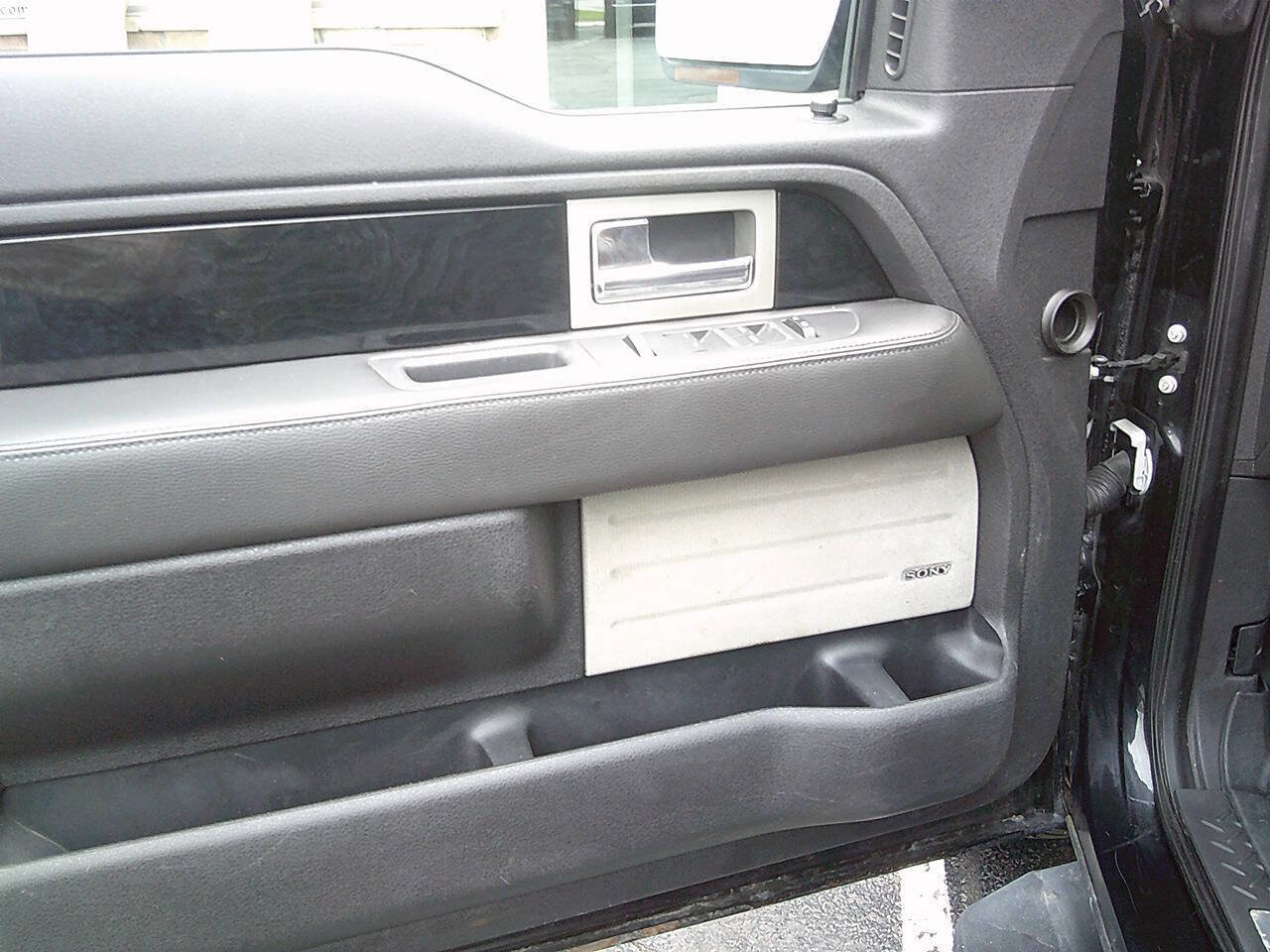 Used 2012 Ford F150 Platinum AWD/4WD image 9