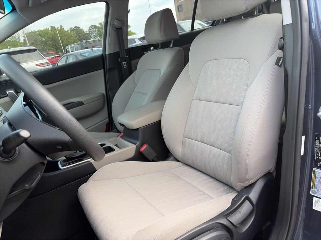 Used 2022 Kia Sportage LX image 12
