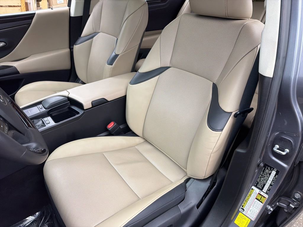 Used 2021 Lexus ES 300h w/ Premium Package image 20