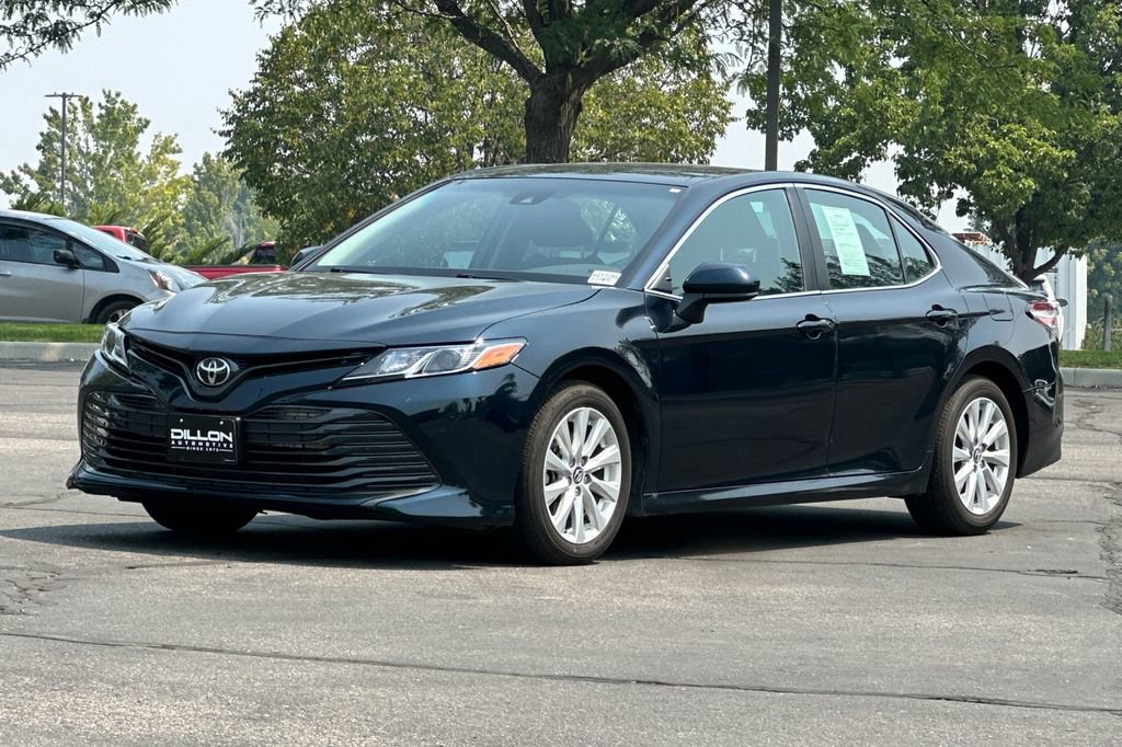 Used 2020 Toyota Camry LE FWD image 8