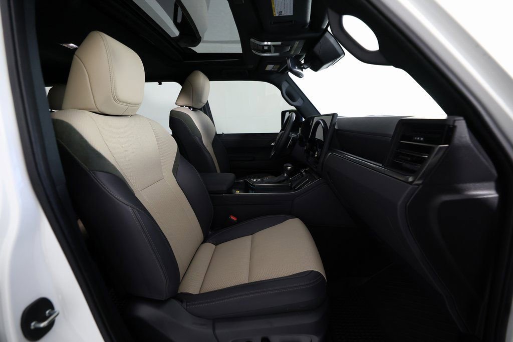 Used 2024 Lexus GX 550 AWD/4WD image 10