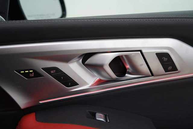 Used 2025 BMW XM image 65