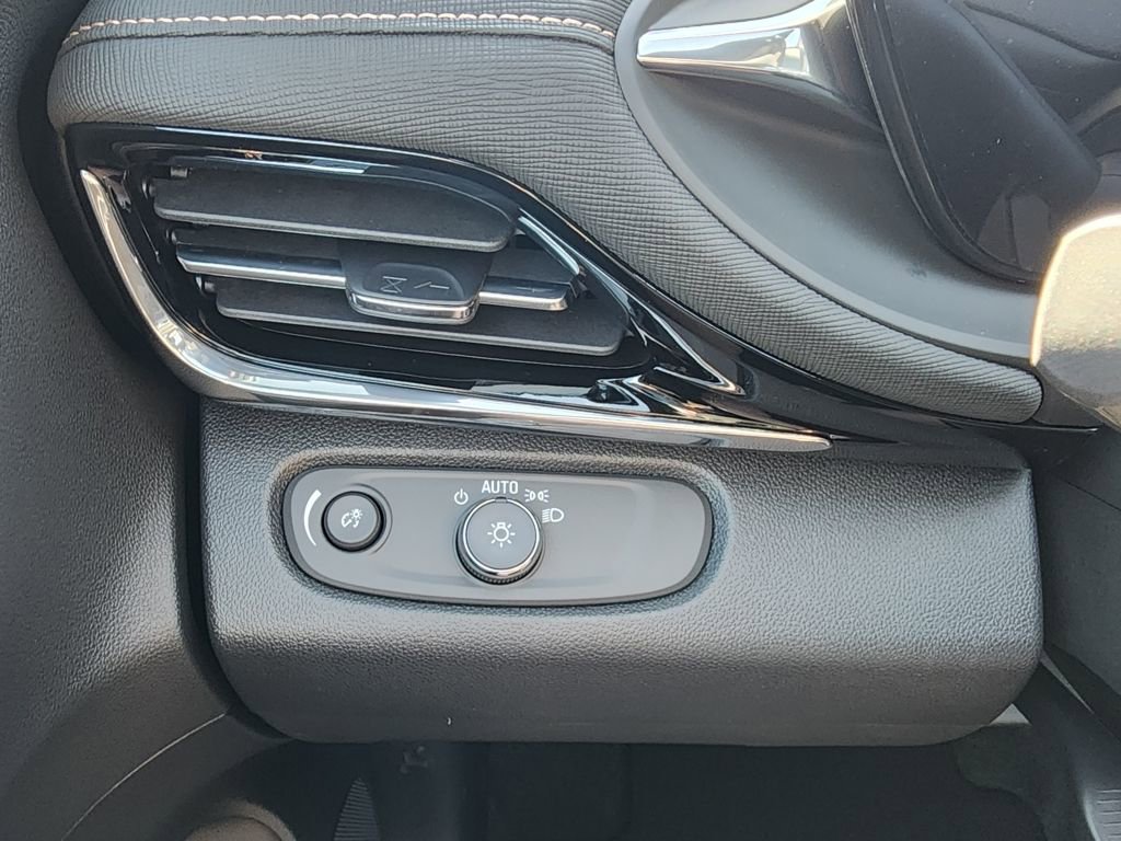 New 2026 Buick Envista Avenir FWD image 18