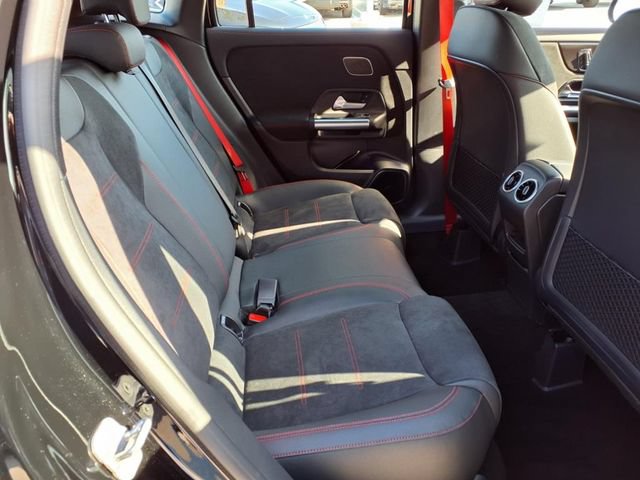 New 2026 Mercedes-Benz GLA 35 AMG 4MATIC image 19