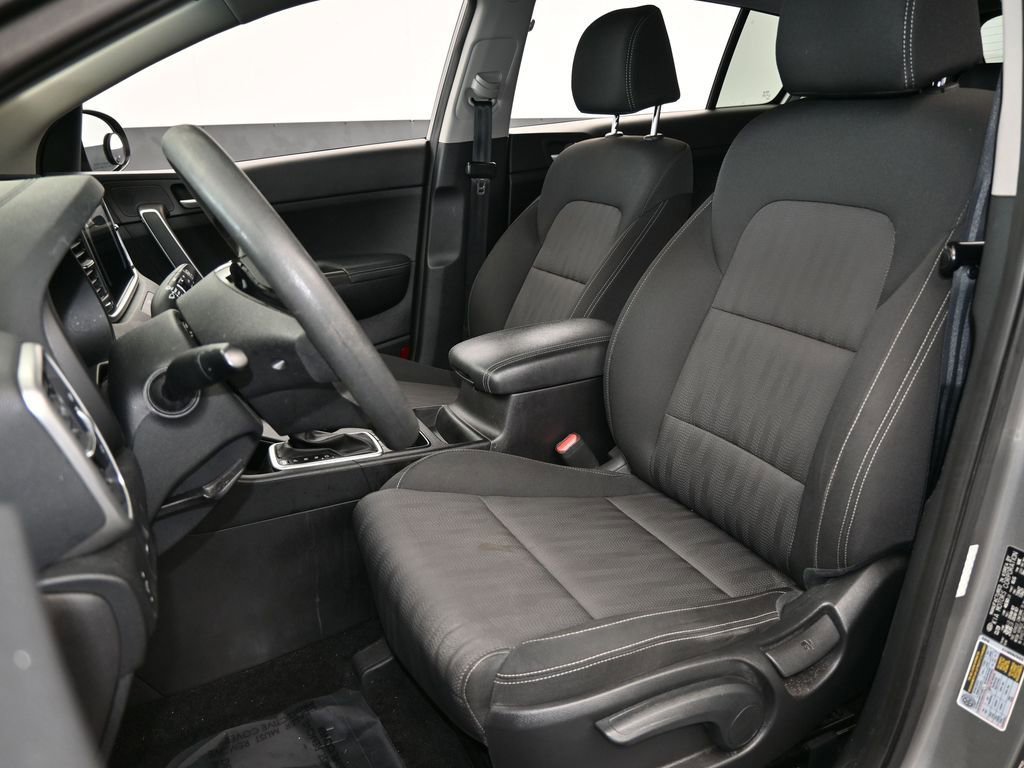 Used 2020 Kia Sportage LX image 10