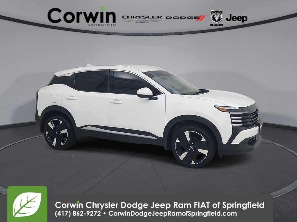 Used 2025 Nissan Kicks SR w/ Illumination Package image 1