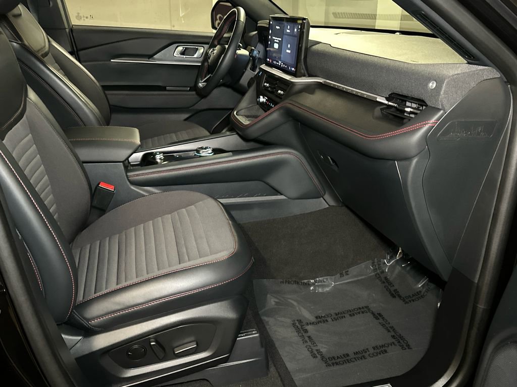 Used 2025 Ford Explorer ST-Line w/ Premium Package image 14