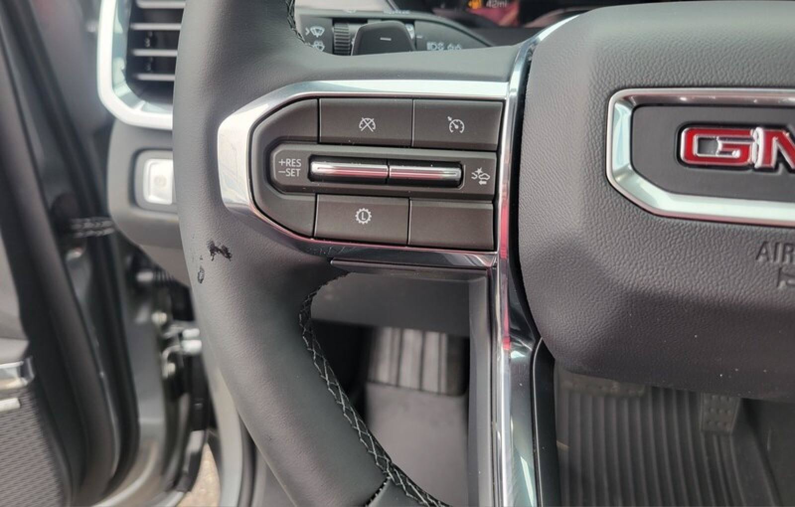 New 2026 GMC Acadia Elevation w/ Elevation Premium Package FWD image 13