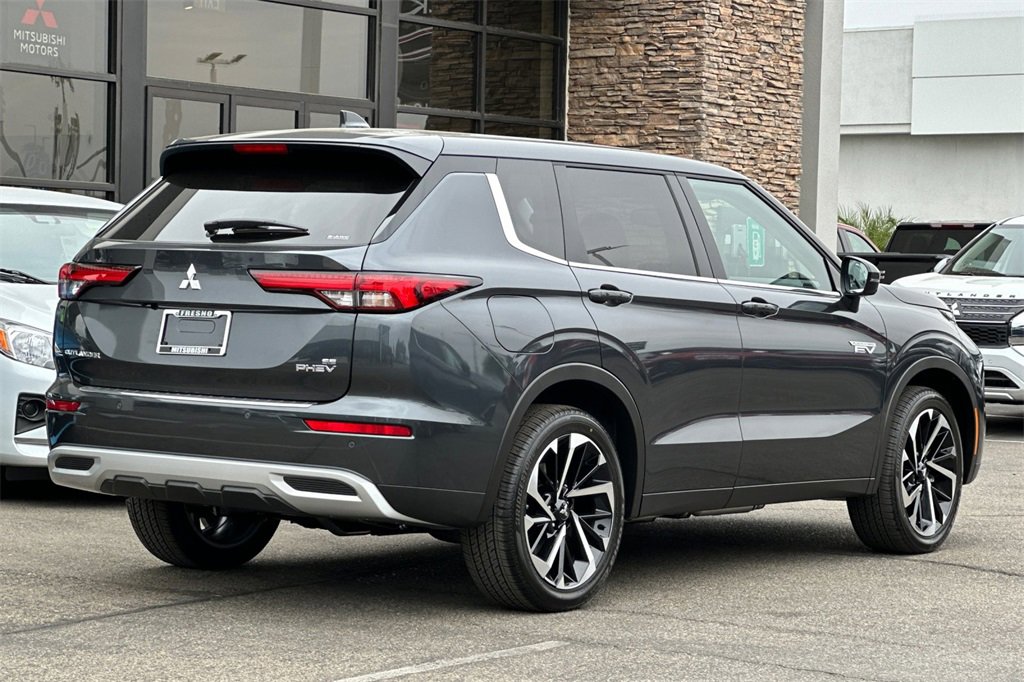 New 2025 Mitsubishi Outlander SE image 5