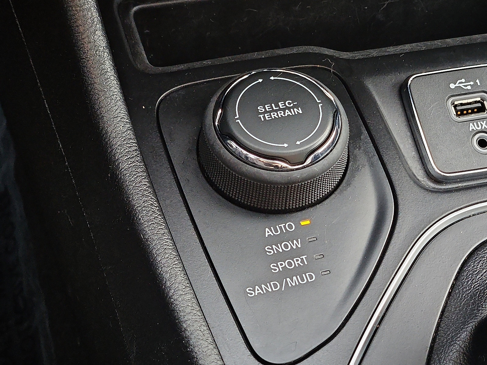 Used 2021 Jeep Cherokee Latitude Lux 80th Anniv w/ Quick Order Package 26U 80TH image 24