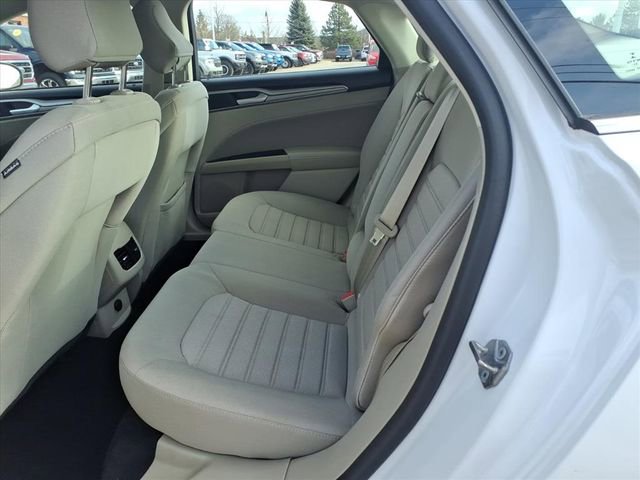 Used 2020 Ford Fusion SE image 11