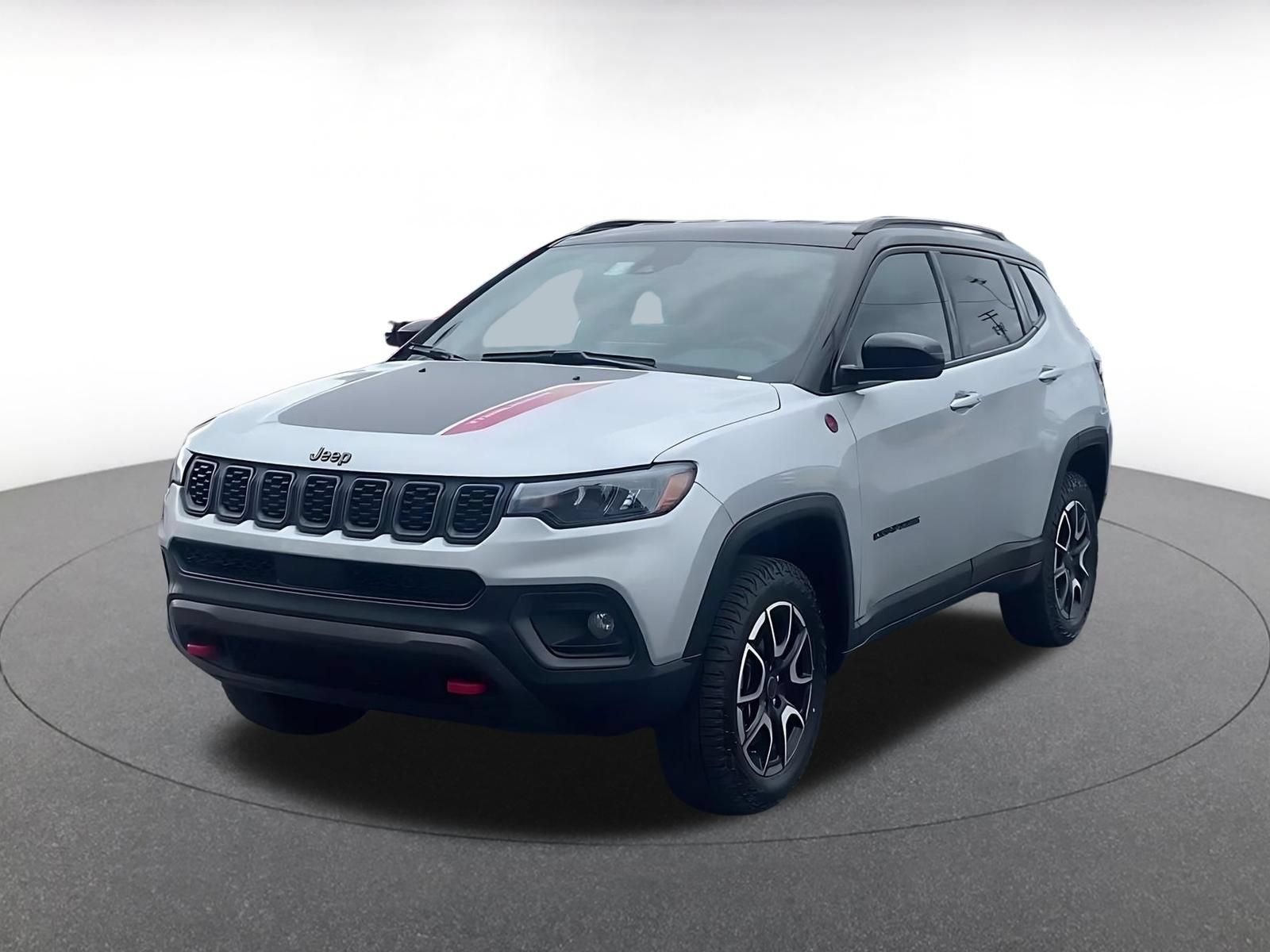 Used 2025 Jeep Compass Trailhawk AWD/4WD image 7
