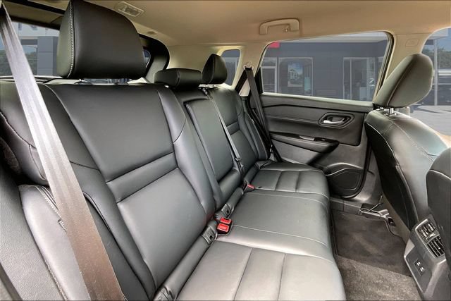 Used 2026 Nissan Rogue SL FWD image 24