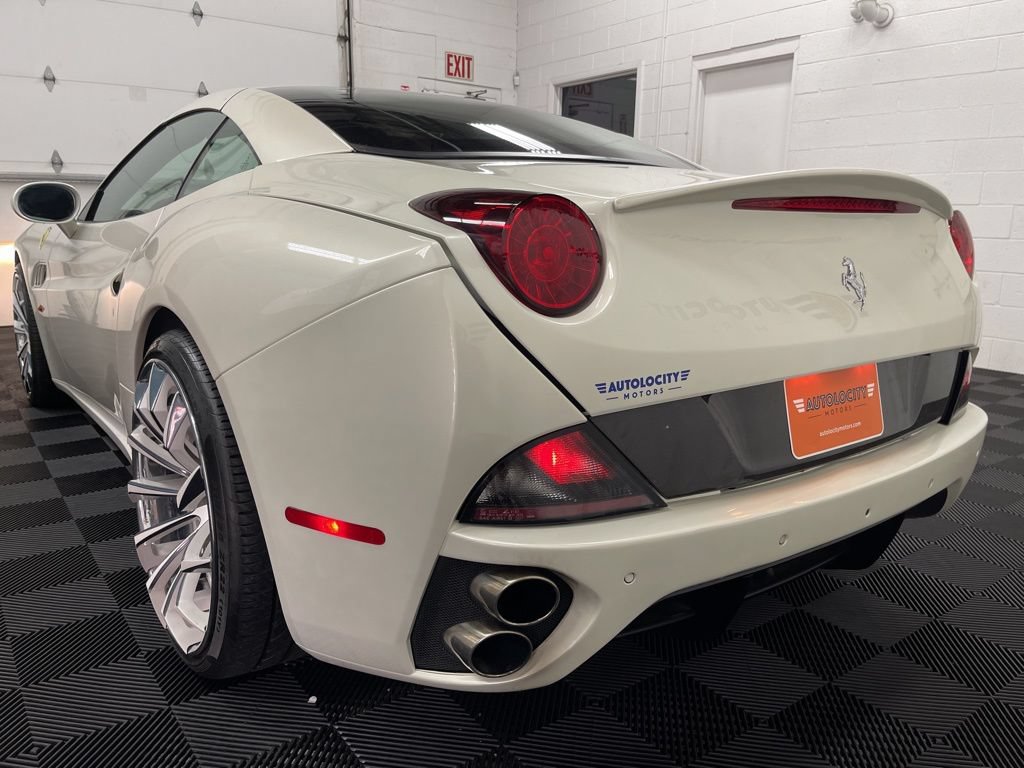 Used 2012 Ferrari California RWD image 8