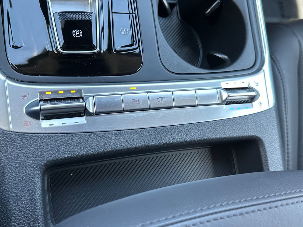 Certified 2025 Kia Carnival SX w/ SX Dark Edition Package FWD image 32