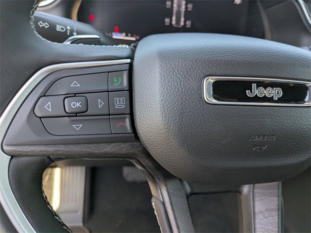 New 2025 Jeep Grand Cherokee Limited w/ Luxury Tech Group II image 16