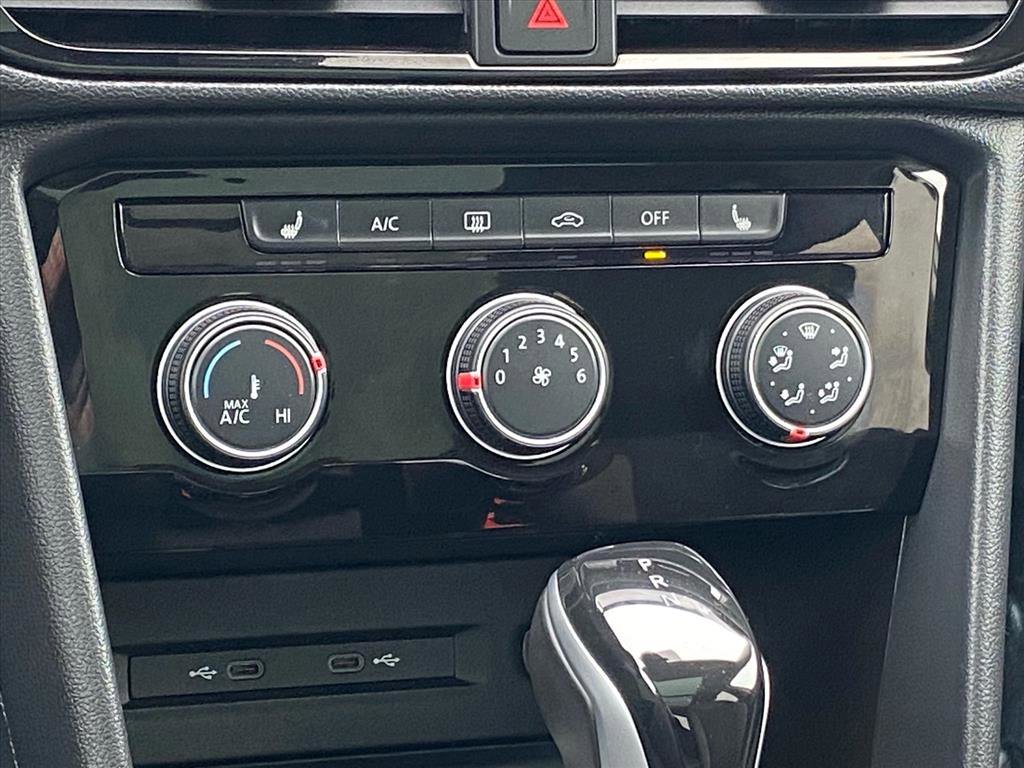 Certified 2023 Volkswagen Taos SE w/ Panoramic Sunroof Package image 10