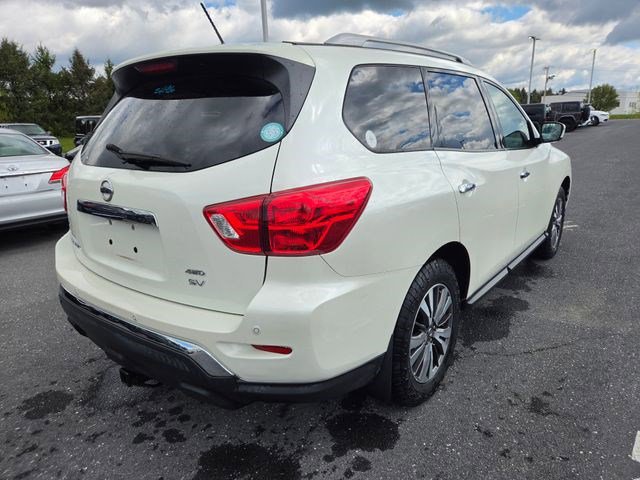 Used 2017 Nissan Pathfinder SV image 16