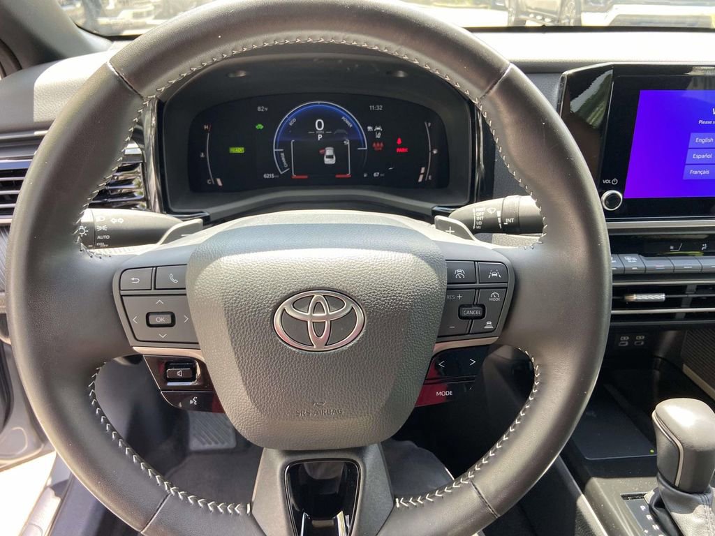 Used 2025 Toyota Camry SE w/ Convenience Package FWD image 35
